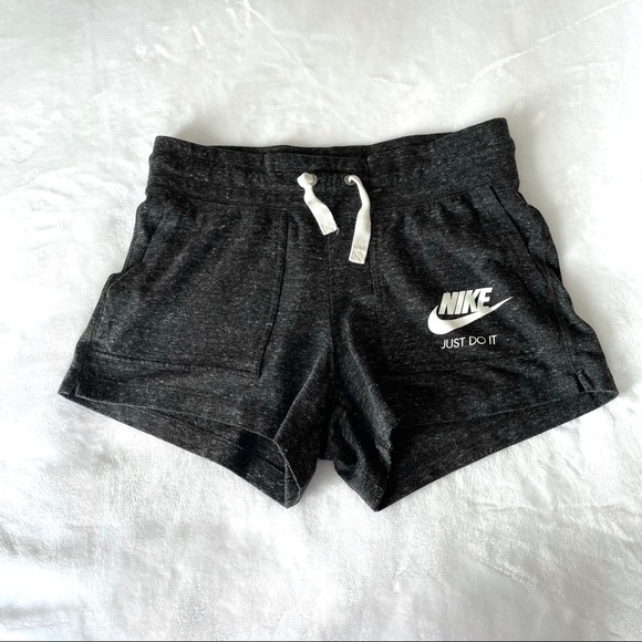 Nike Pants - Nike organic cotton blend shorts sz S (g404)